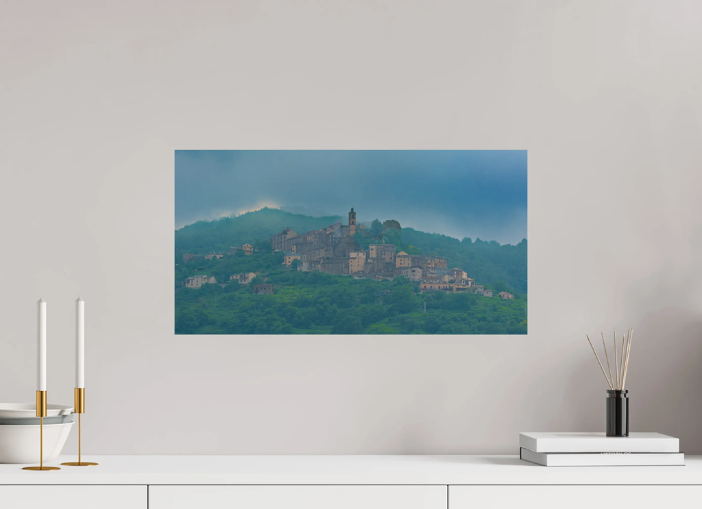 Loretto-di-Casinca dans la brume – Photo d’art (papier, plexiglas) Ref.38 corsevision