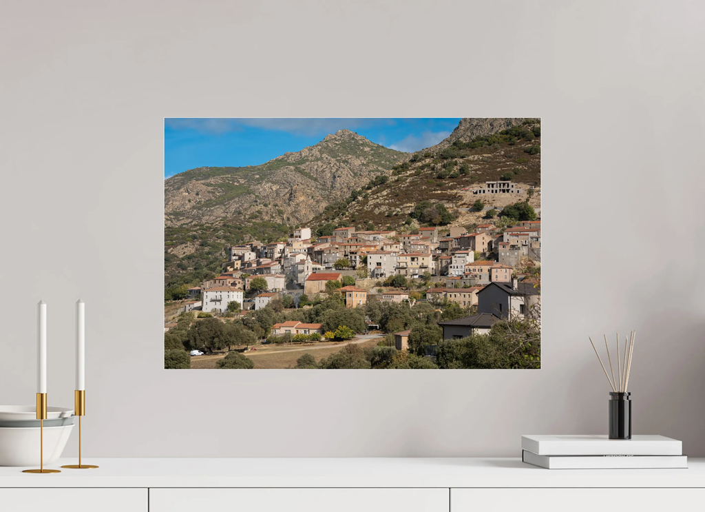 60 x 40 cm, Tirage Photo sur Plexi Pietralba – Photo d’art du village corse (papier, plexi) Ref.112