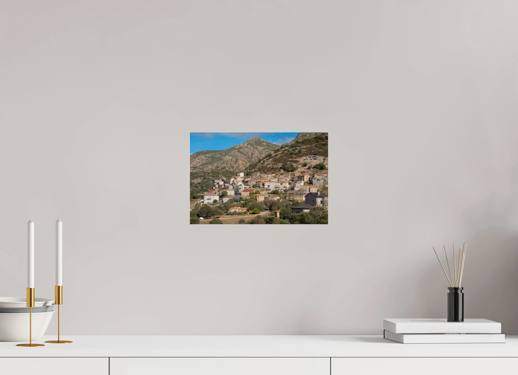 30 x 20 cm, Tirage Photo sur Plexi Pietralba – Photo d’art du village corse (papier, plexi) Ref.112