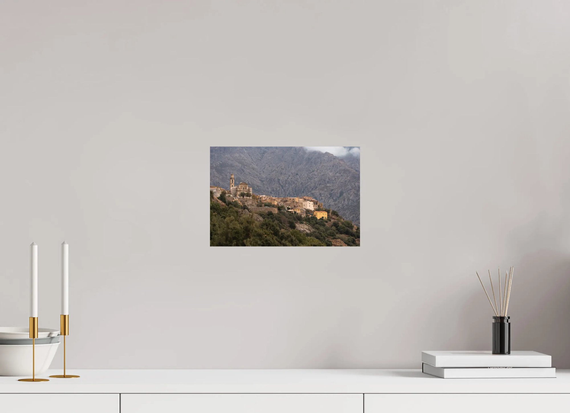 30 x 20 cm, Tirage photo sur Fuji Crystal DP Montemaggiore – photo d’art du village corse (papier, plexi) Ref.104