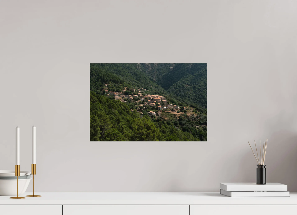 Photo d’art du village de Rosazia en Corse – Tirage papier & plexiglas Re.90 corsevision