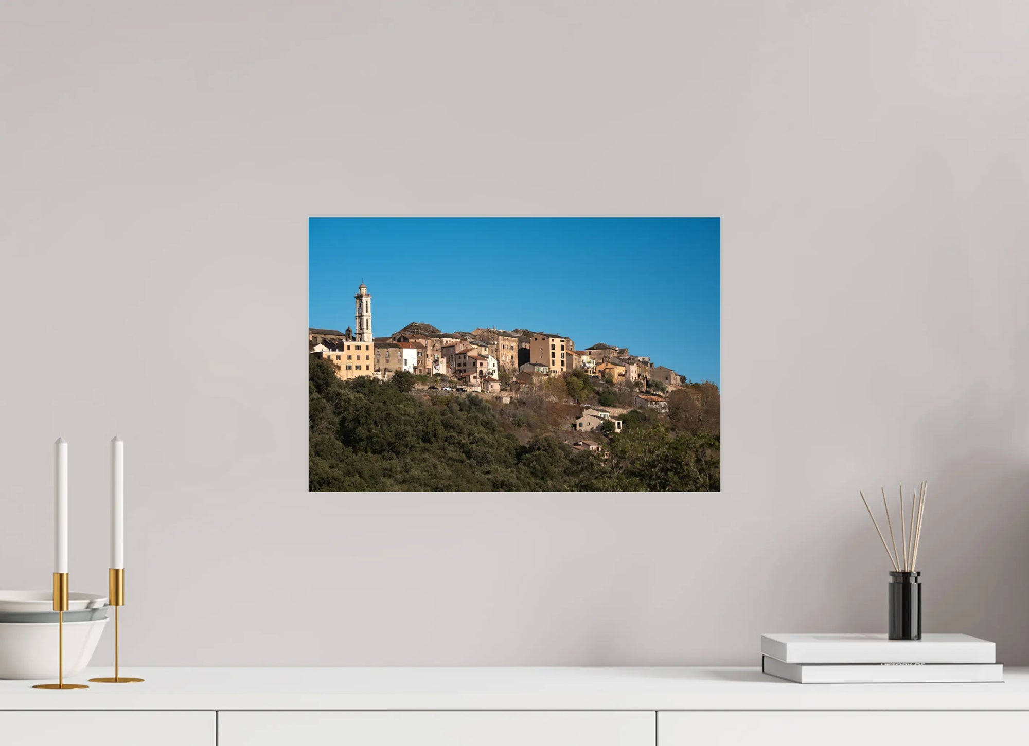 45 x 30 cm, Tirage Photo sur Plexi Borgo, joyau perché de Haute-Corse – Photo d’art lumineuse et authentique Ref.119