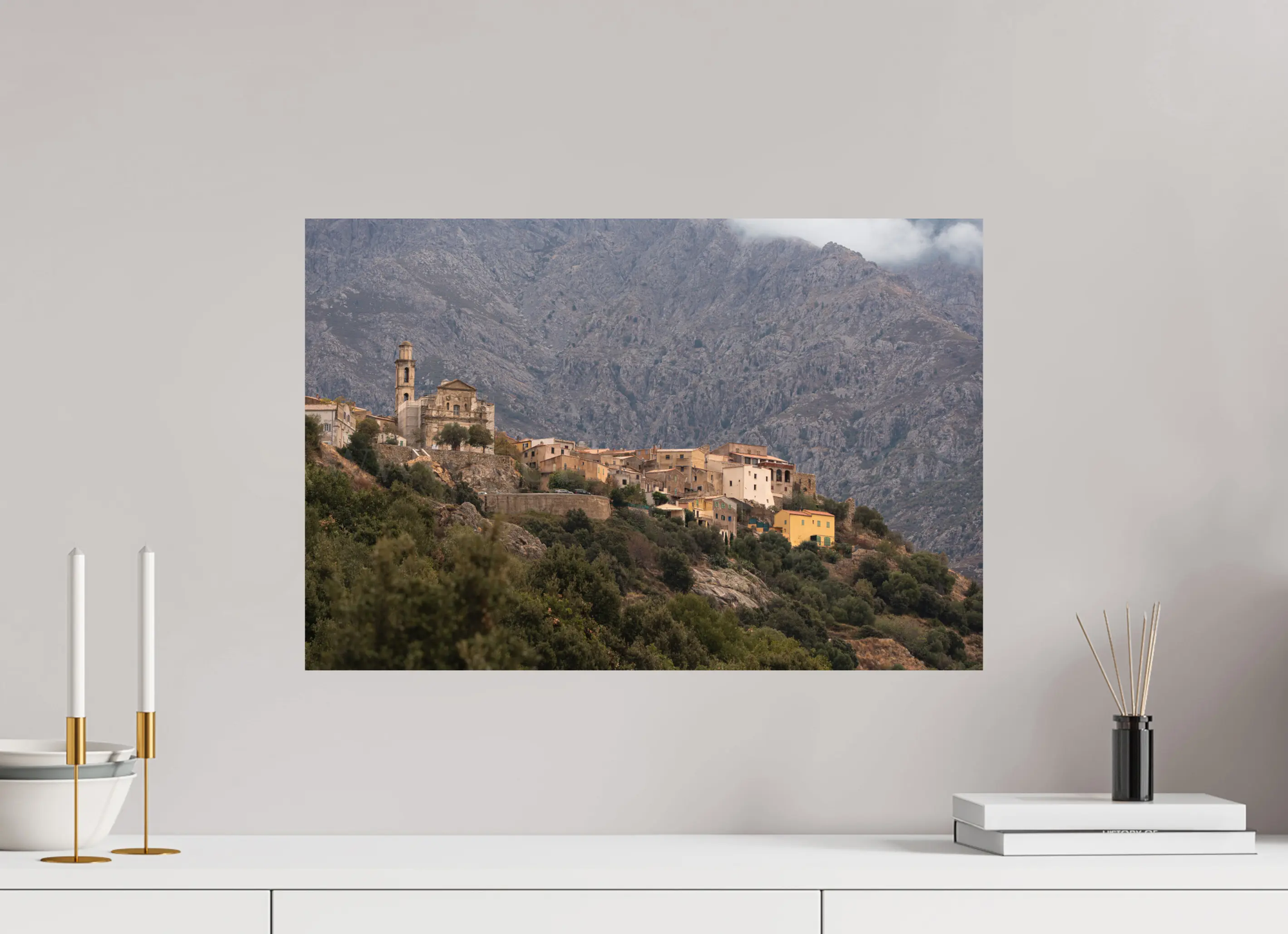 60 x 40 cm, Tirage photo sur Fuji Crystal DP Montemaggiore – photo d’art du village corse (papier, plexi) Ref.104