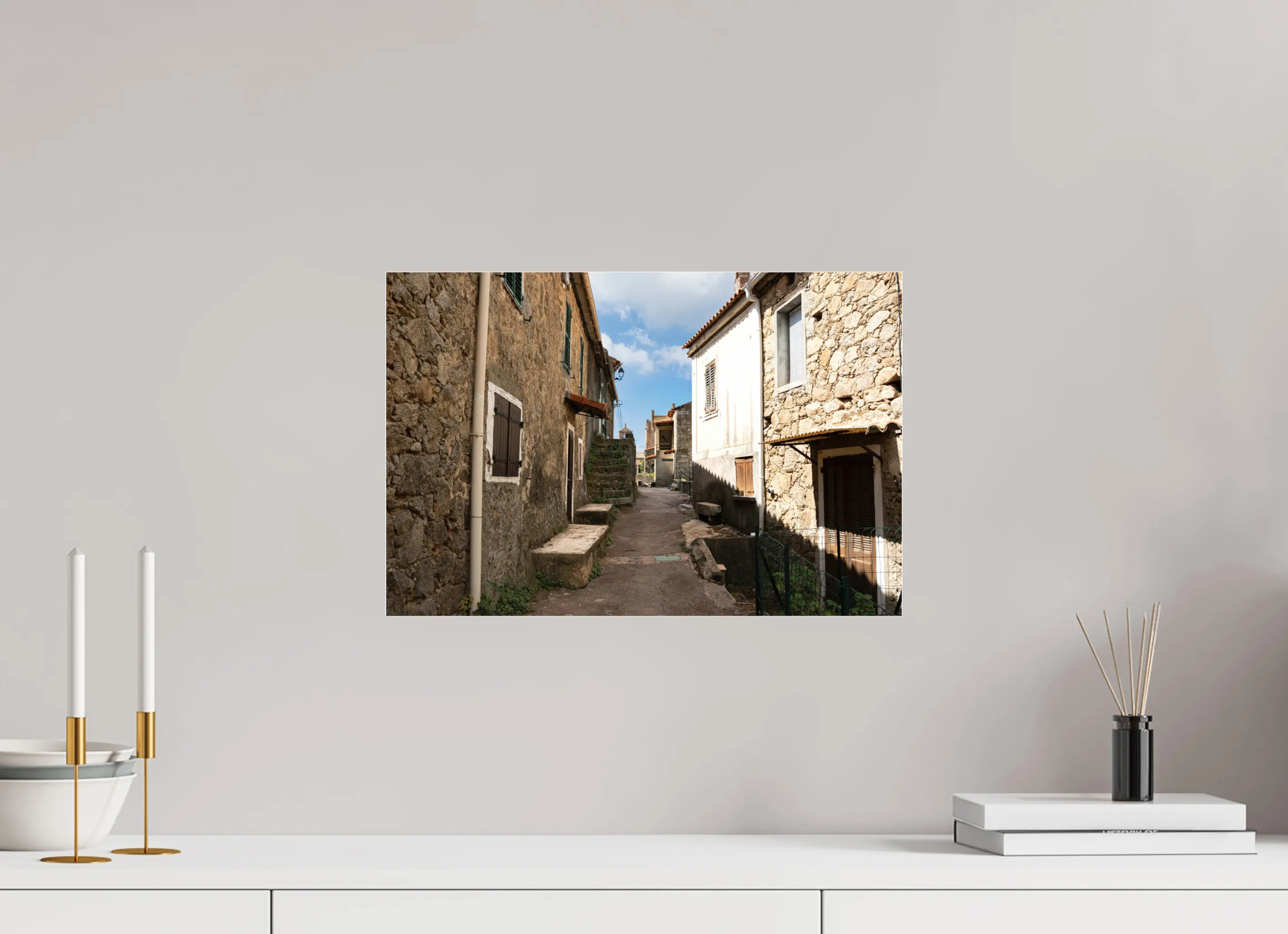 Photo d’art rue du village corse de Rosazia – Tirage papier & plexiglas Ref.92 corsevision