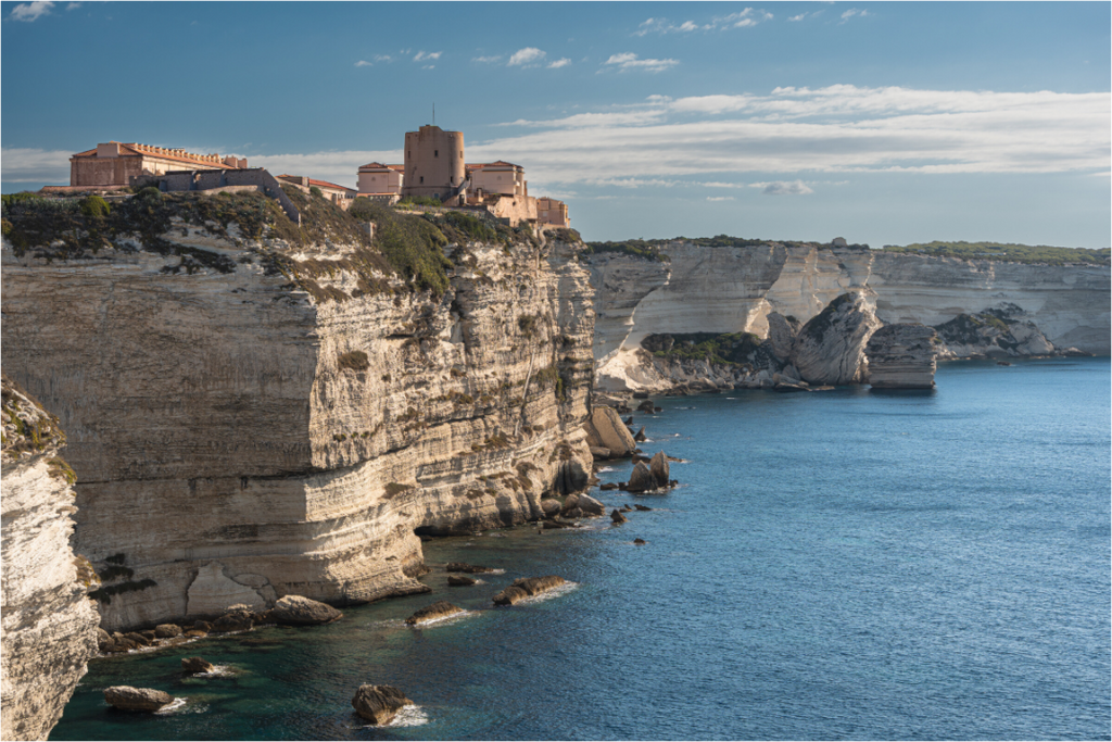 Main image Falaises de Bonifacio – Photo d’art de Corse-du-Sud (papier, plexi) Ref.96