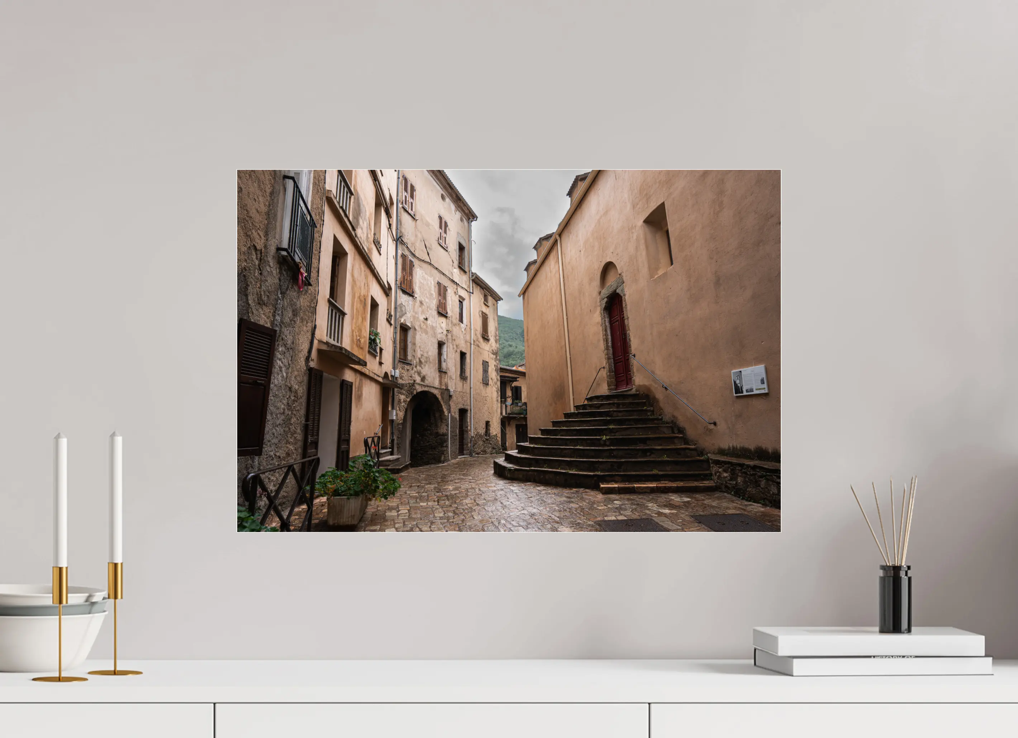 60 x 40 cm, Tirage Photo sur Plexi Omessa – photo d’art d’une rue typique du village corse (papier, plexi) Ref.101