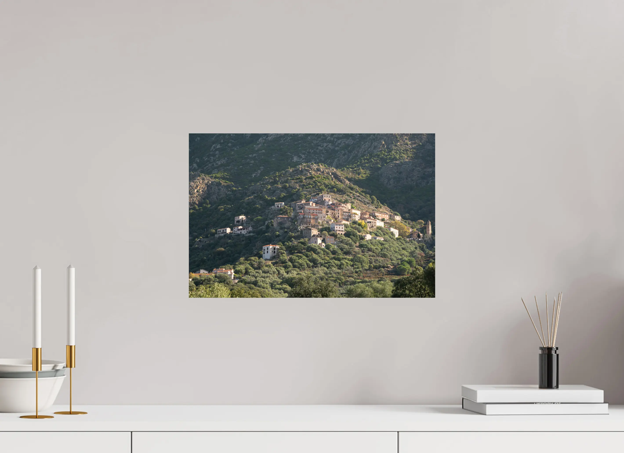 45 x 30 cm, Tirage photo sur Fuji Crystal DP Lama – Photo d’art du village corse (papier, plexi) Ref.112