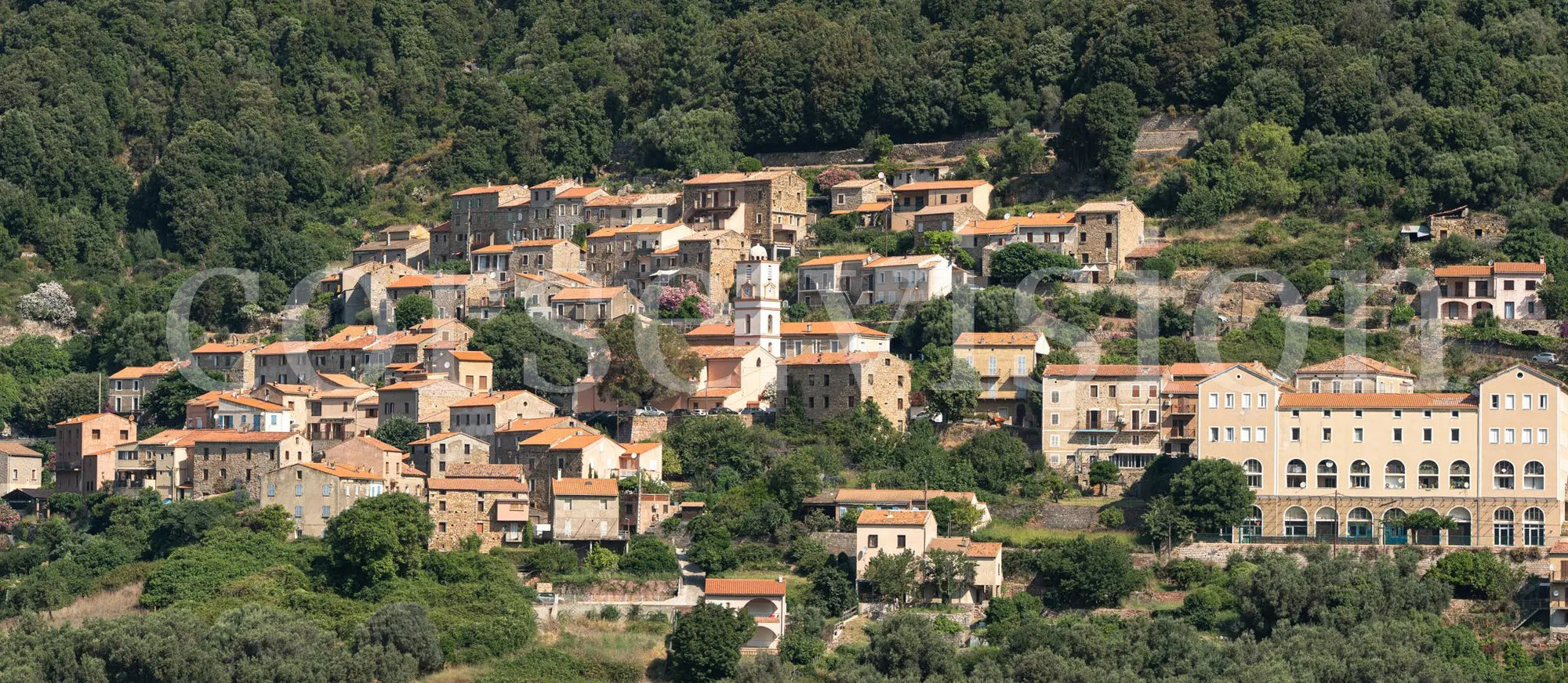 Photo d’Art du Village d’Ota en Corse – Architecture Traditionnelle en HD | Décoration Murale Authentique Ref.35 corsevision