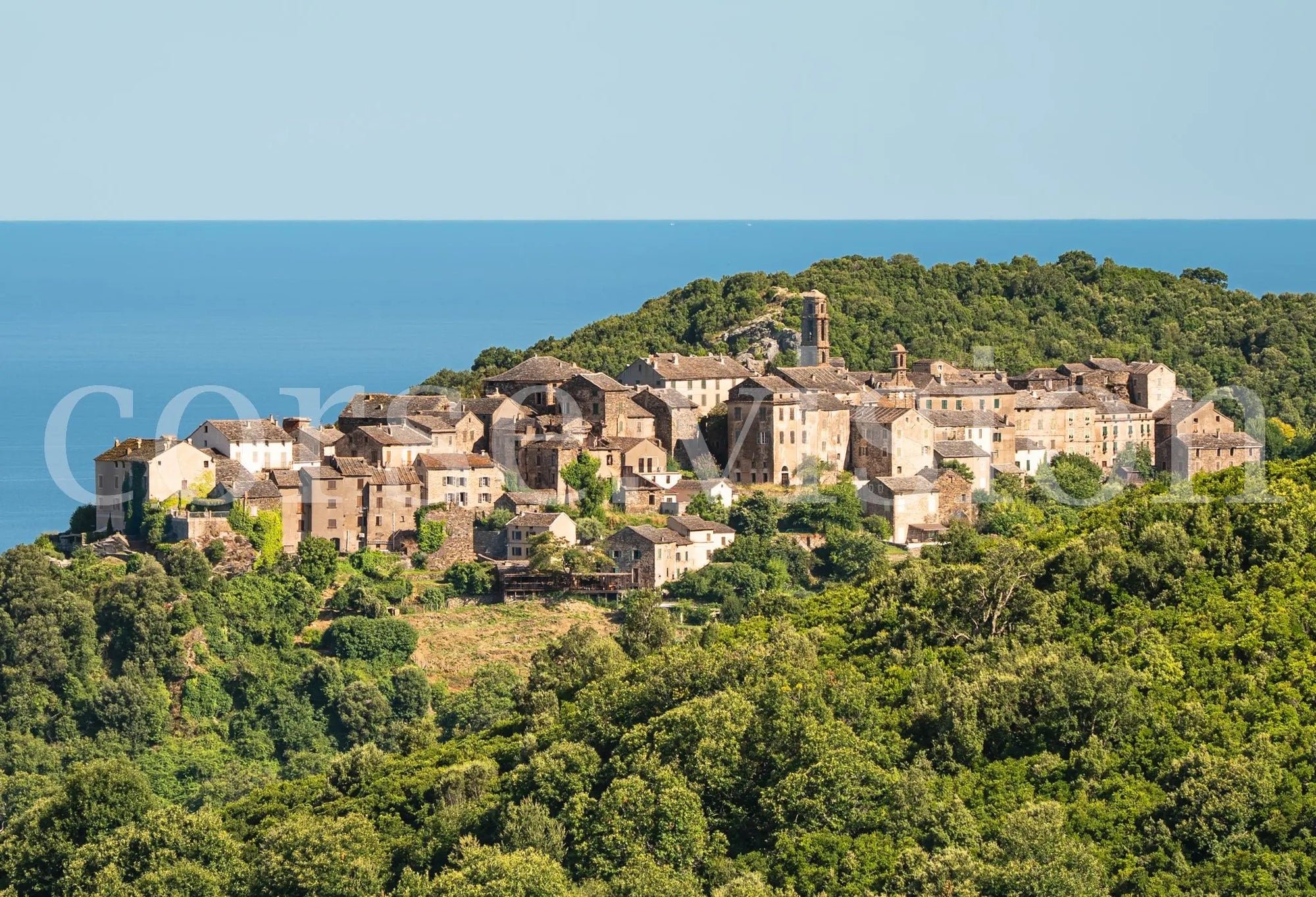 Penta-di-Casinca, village corse avec vue sur mer – Photo d’art en tirage papier ou plexiglas Ref.42 corsevision