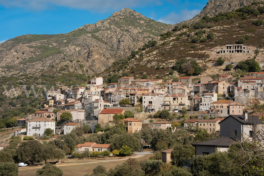 Pietralba – Photo d’art du village corse (papier, plexi) Ref.112 corsevision