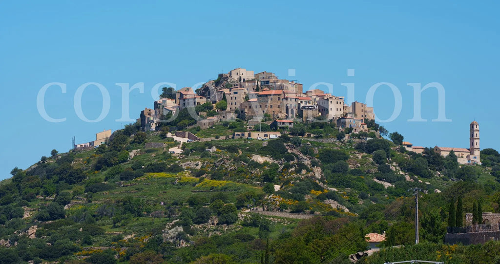 Sant’Antonino, village corse perché en Balagne – Photo d’art en format tirage papier ou plexiglas Ref.45 corsevision