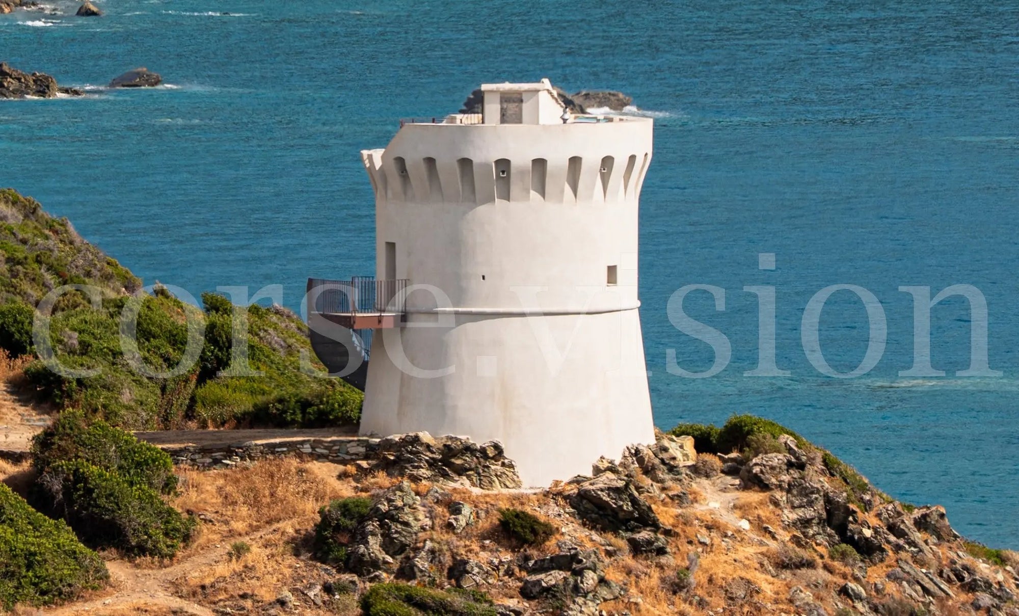 Tour génoise d’Albo – Photo d’art du patrimoine corse en bord de mer (papier, plexi) Ref.64 corsevision