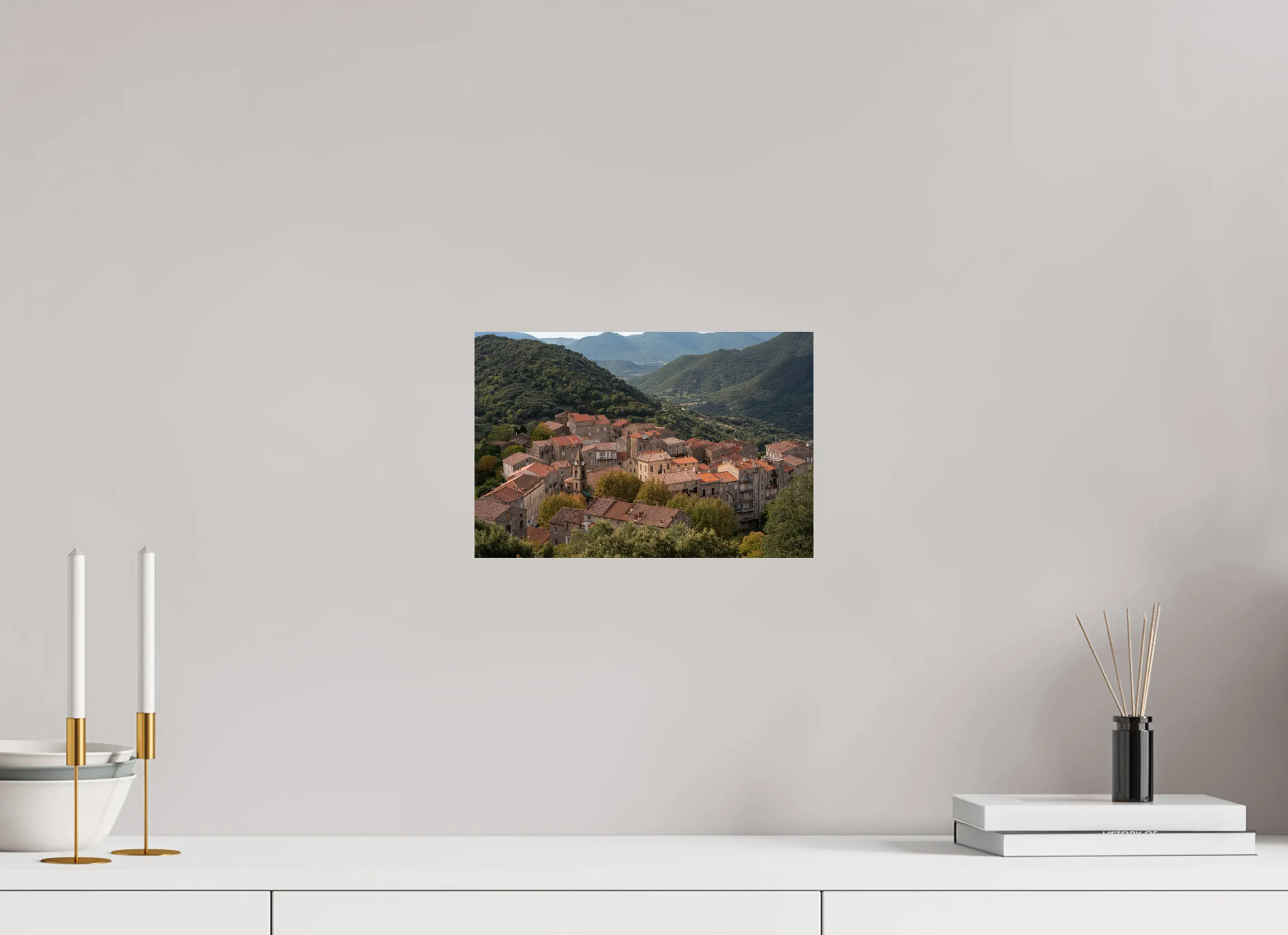 30 x 20 cm, Tirage photo sur Fuji Crystal DP Sainte-Lucie-de-Tallano – Photo d’art du village corse (papier, plexi) Ref. 113