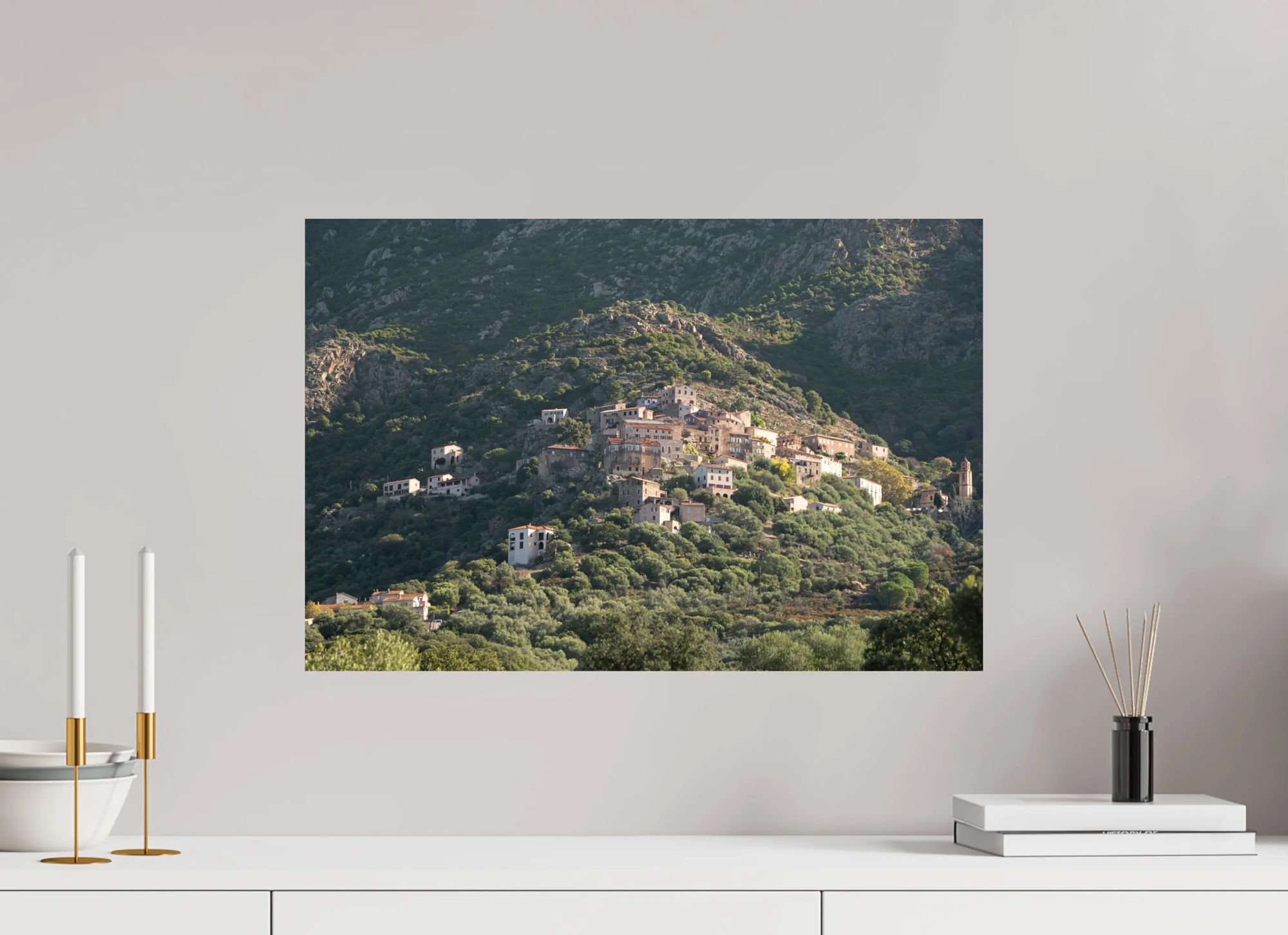 60 x 40 cm, Tirage photo sur Fuji Crystal DP Lama – Photo d’art du village corse (papier, plexi) Ref.112