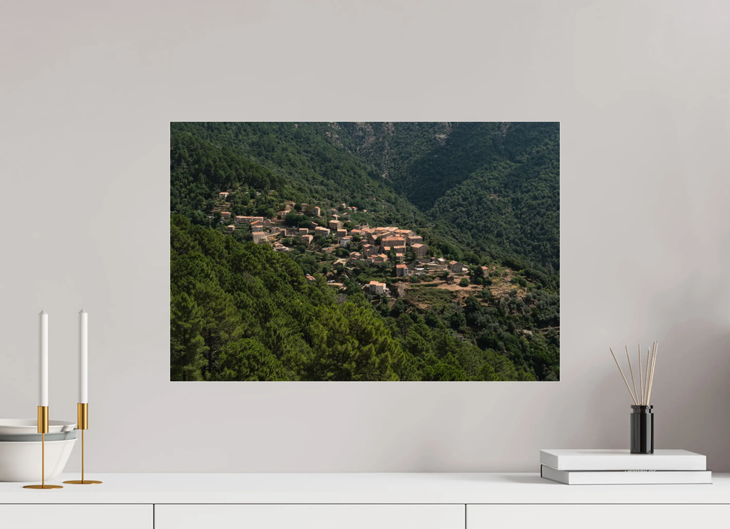 Photo d’art du village de Rosazia en Corse – Tirage papier & plexiglas Re.90 corsevision