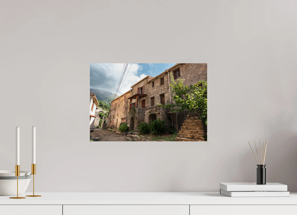 Photo d’art rue du village de Rosazia en Corse – Tirage papier & plexiglas Ref.91 corsevision